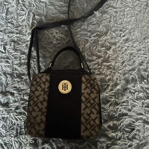 tommy Hilfiger purse